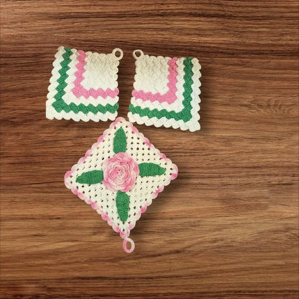Vintage Hand-Crocheted Potholders Set Of 3 With Loops Pink/Green/White Floral Pa